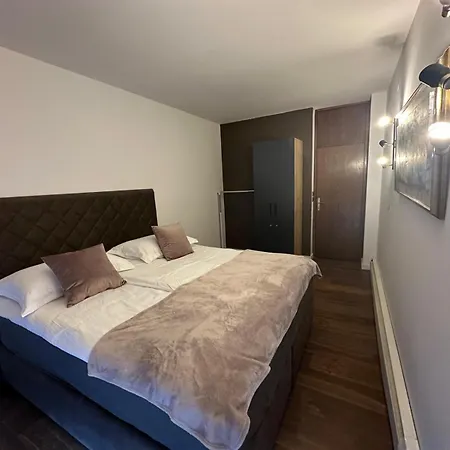 Appartement 21 *